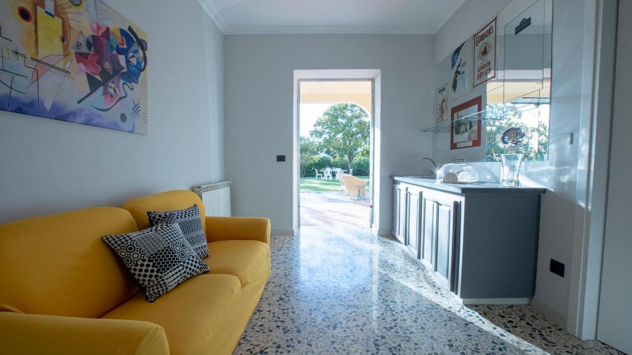 Palazzo Del Miglio Bed and Breakfast Belvedere Marittimo Exteriör bild